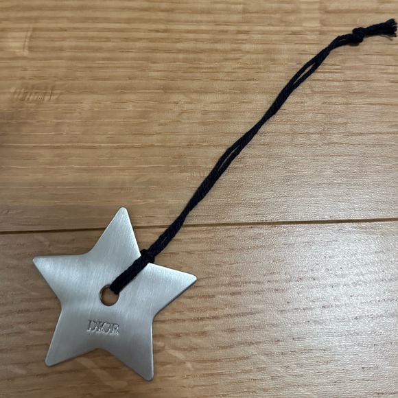 Dior Matte Metal Star - Picture 1 of 1
